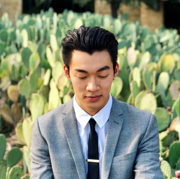 POSH AMBASSIDOR - Meet your Posher, Darien - Picture 2 of 3